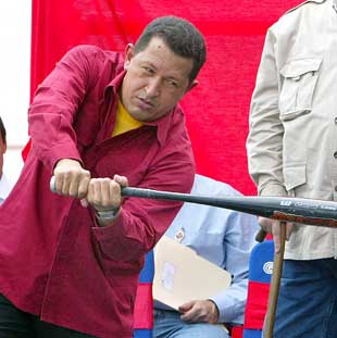 hugo_chavez_baseball